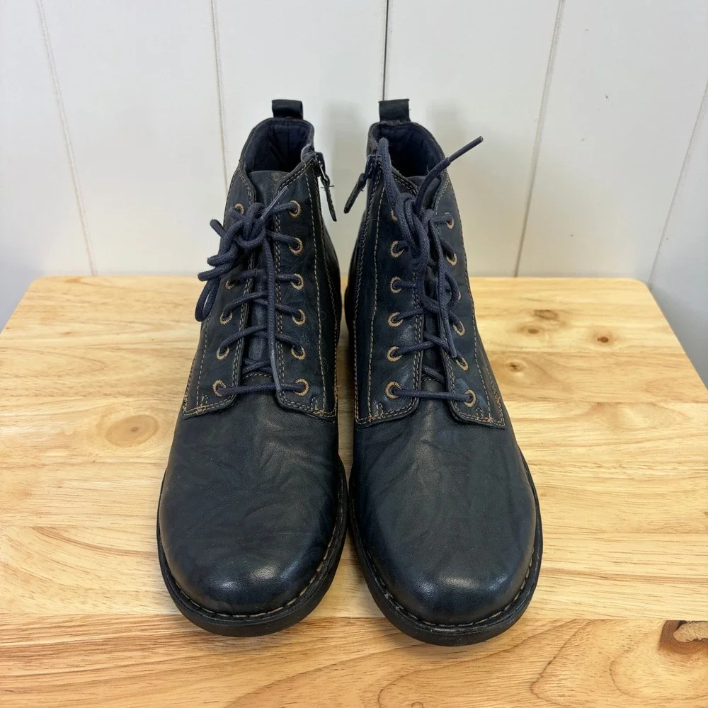 Clarks Nikki North Comfort Leather Lace Up Booties Women Size 10M Dark Academia